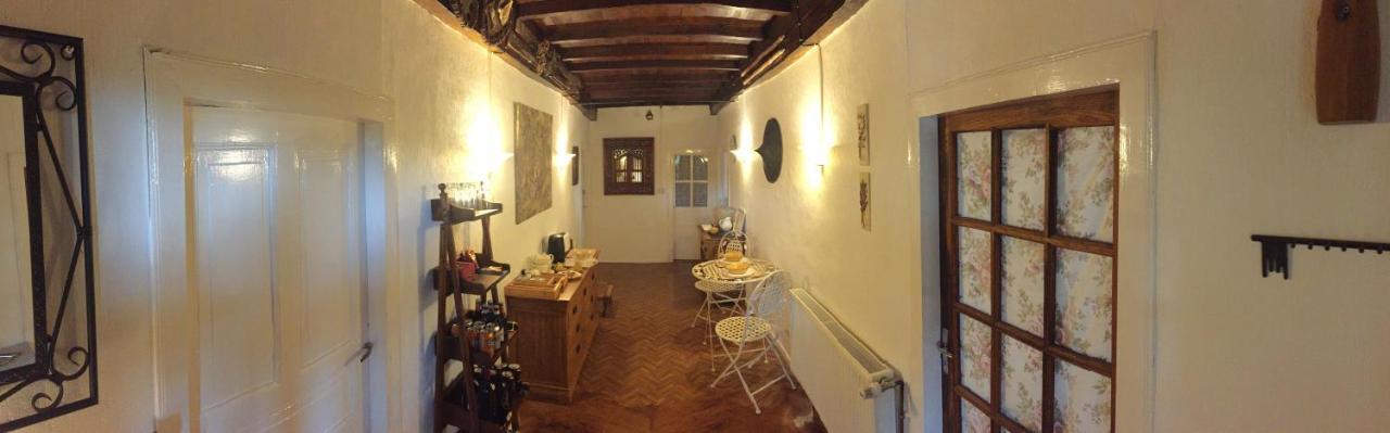 Cudoille Bed & Breakfast Armous-et-Cau ภายนอก รูปภาพ