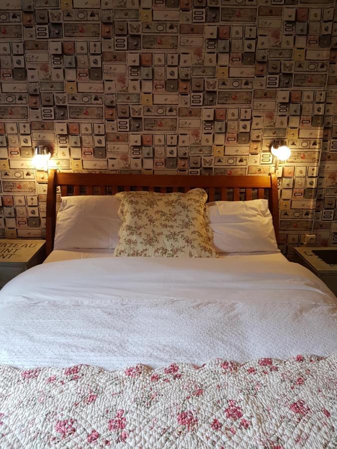 Cudoille Bed & Breakfast Armous-et-Cau ภายนอก รูปภาพ